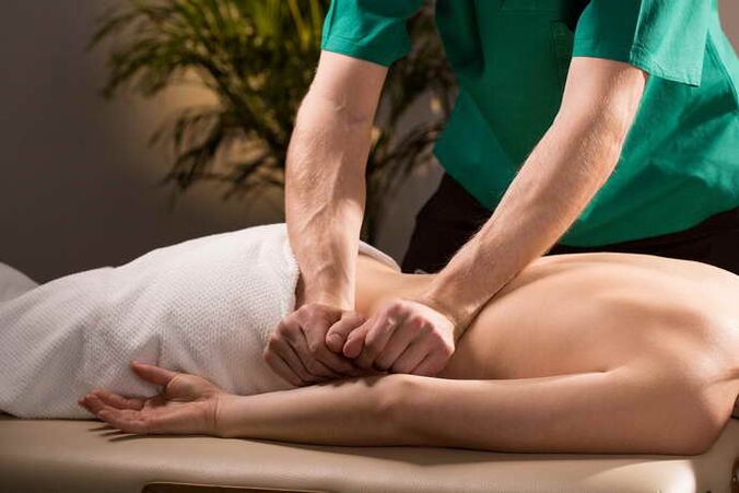 Massage of the patient with osteocondrosis